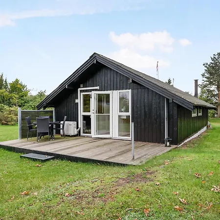 Cozy In St Sjorup For 6 Guests Perfect For A Family Getaway *